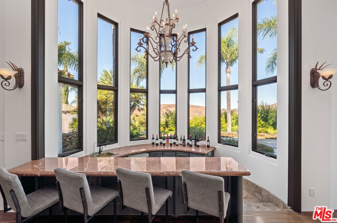 1090 Vista Ridge Ln, Thousand Oaks CA  91362-5614 exterior