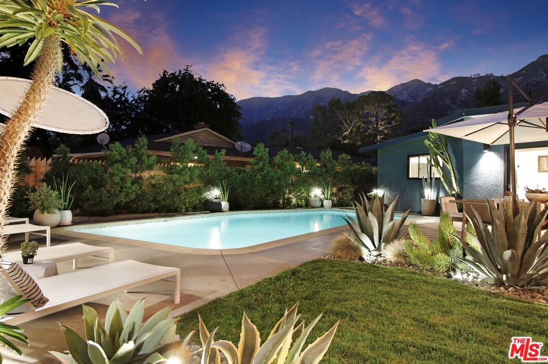 320 Parkman St, Altadena, CA 91001