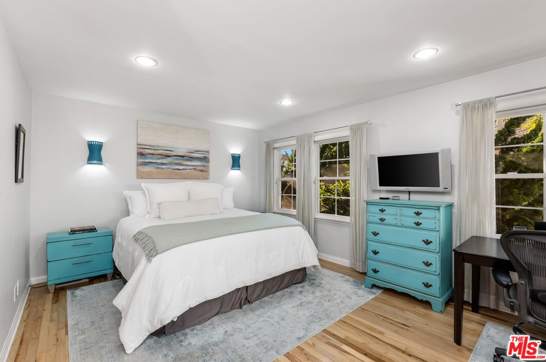 8116 Rayford Dr, Los Angeles CA  90045-2426 exterior