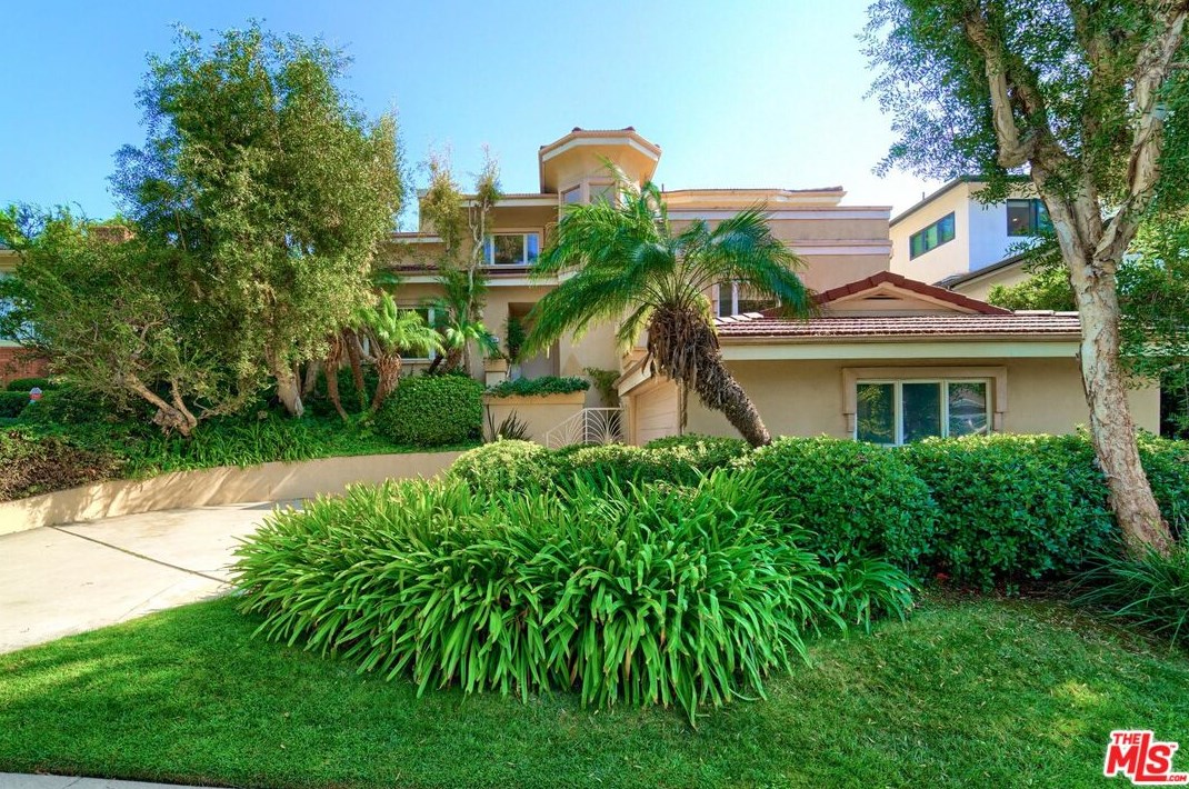 9528 Bolton Rd, Los Angeles, CA 90034-1040
