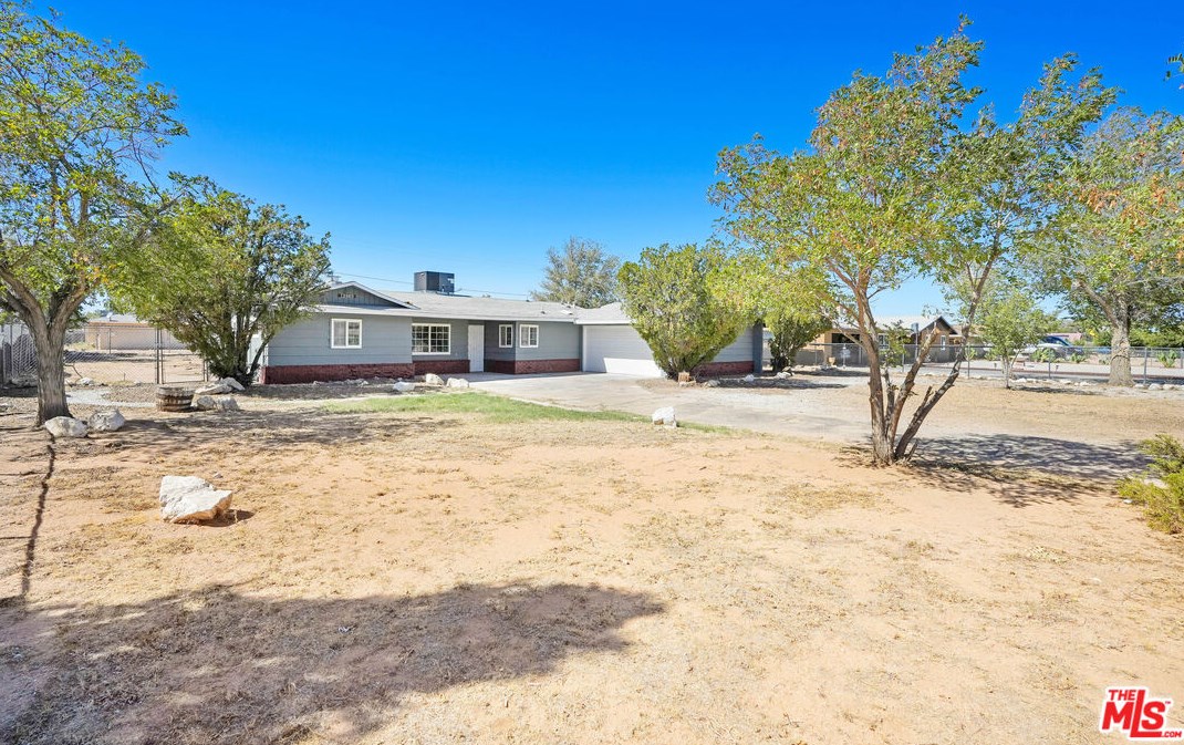 12960 Osage Rd, Apple Valley CA  92308-6508 exterior