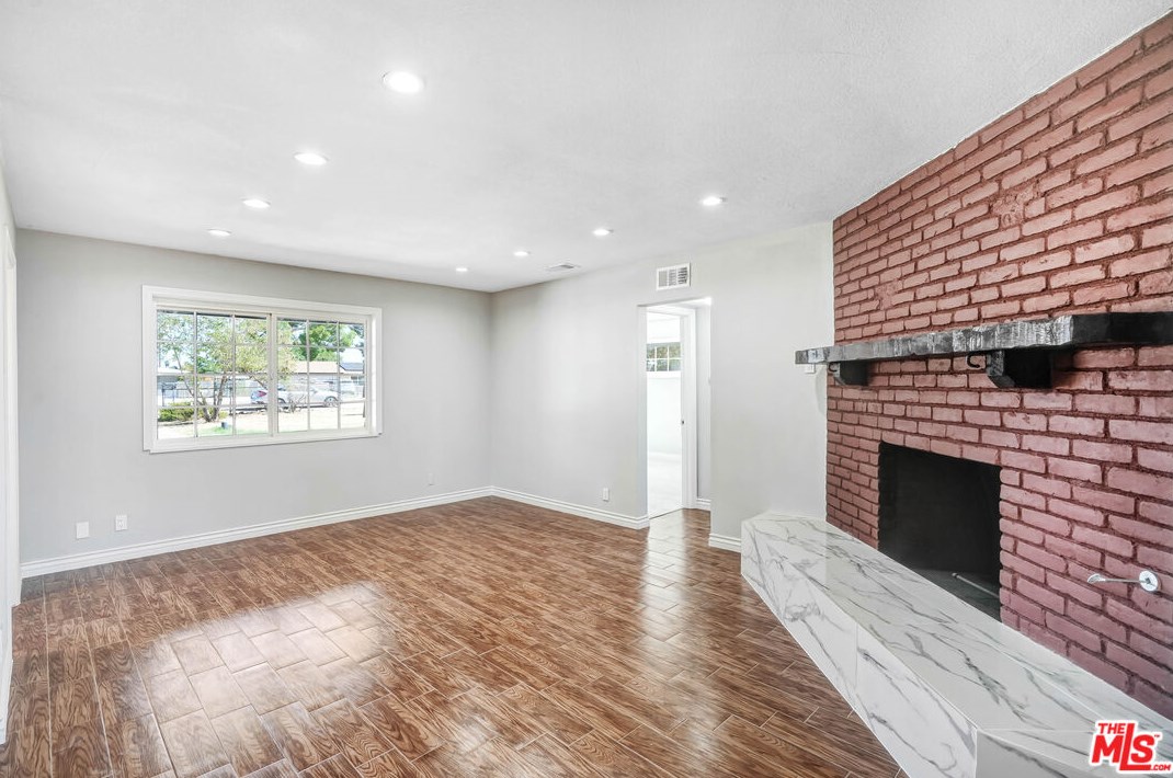 12960 Osage Rd, Apple Valley CA  92308-6508 exterior