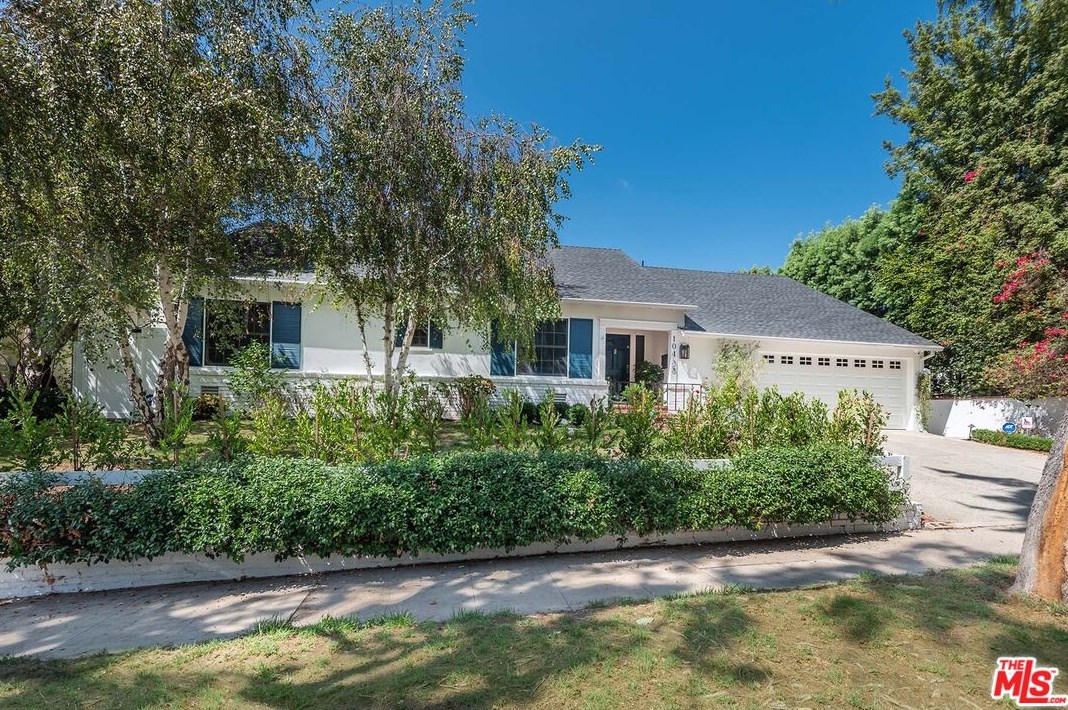 10455 Lindbrook Dr, Los Angeles CA  90024-3331 exterior