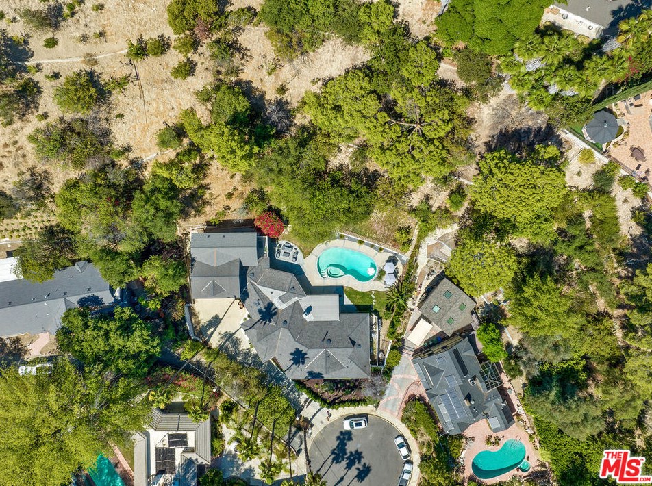 4271 Mooncrest Pl, Van Nuys, CA 91436