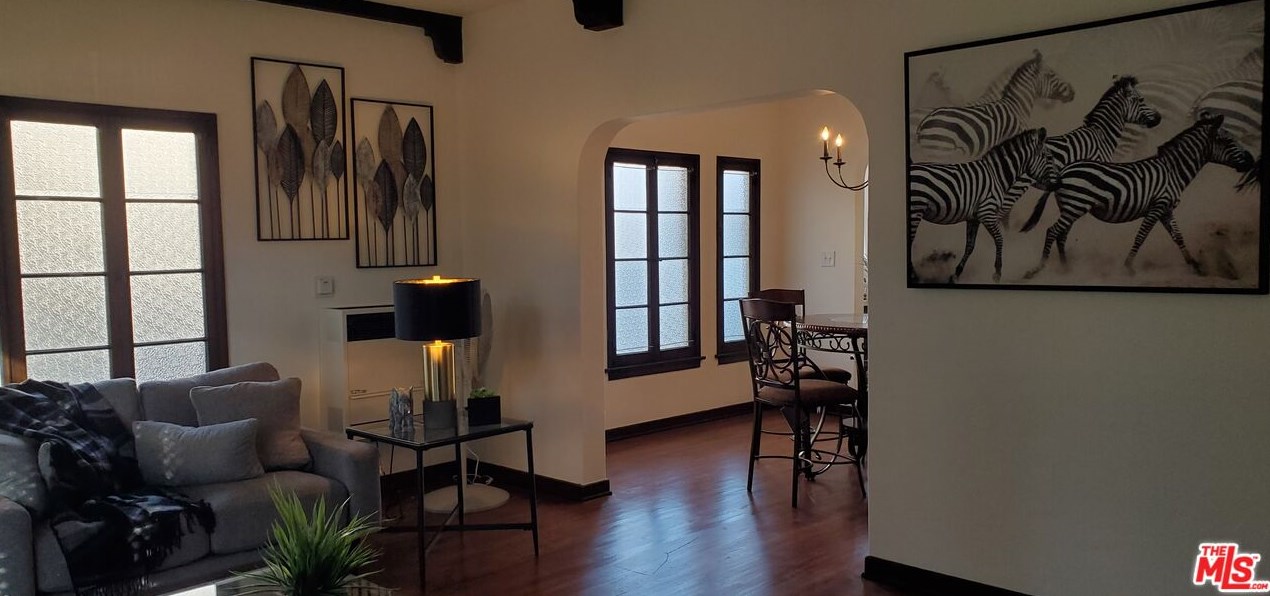4250 Garthwaite Ave, Los Angeles CA  90008-5251 exterior