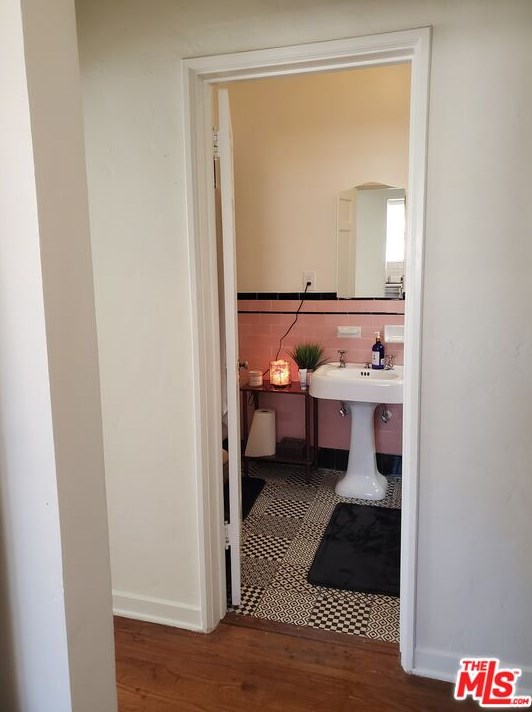 4250 Garthwaite Ave, Los Angeles CA  90008-5249 exterior