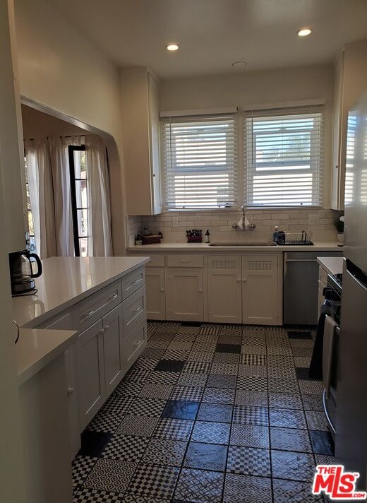 4250 Garthwaite Ave, Los Angeles CA  90008-5249 exterior