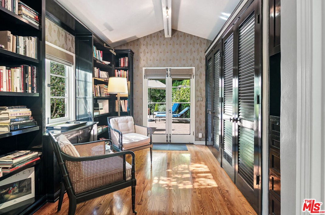 1822 Courtney Ter, Los Angeles CA  90046-2106 exterior