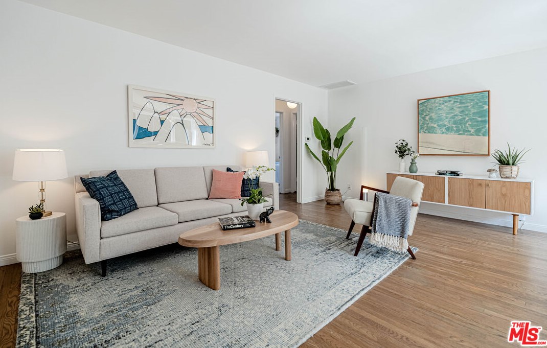 1610 Mohawk St, Los Angeles, CA 90026-2421