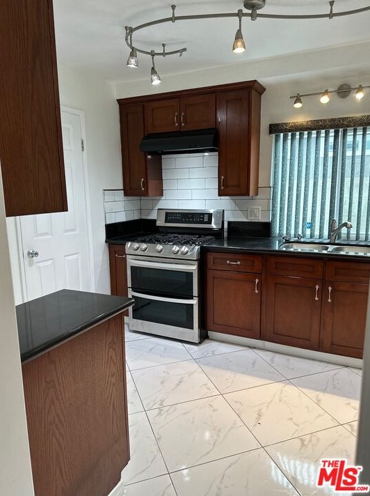 760 S Aranbe Ave, Compton, CA 90220
