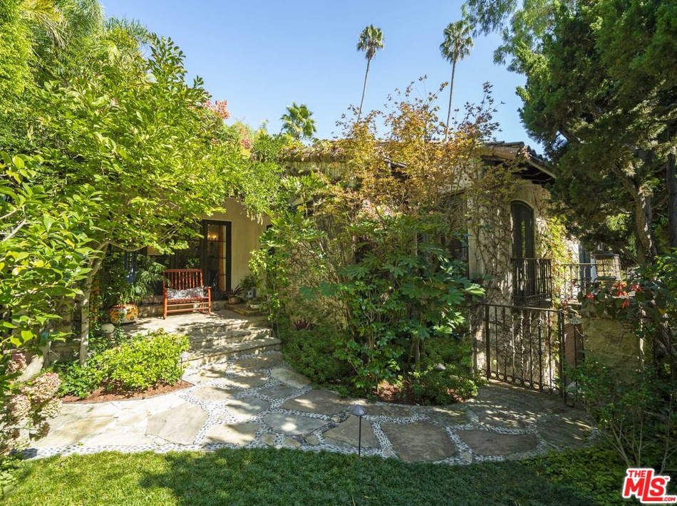 1642 N Beverly Dr, Beverly Hills, CA 90210