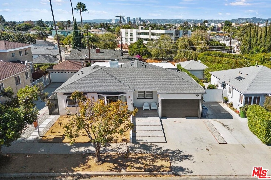 1821 Dunsmuir Ave, Los Angeles CA  90019-5228 exterior