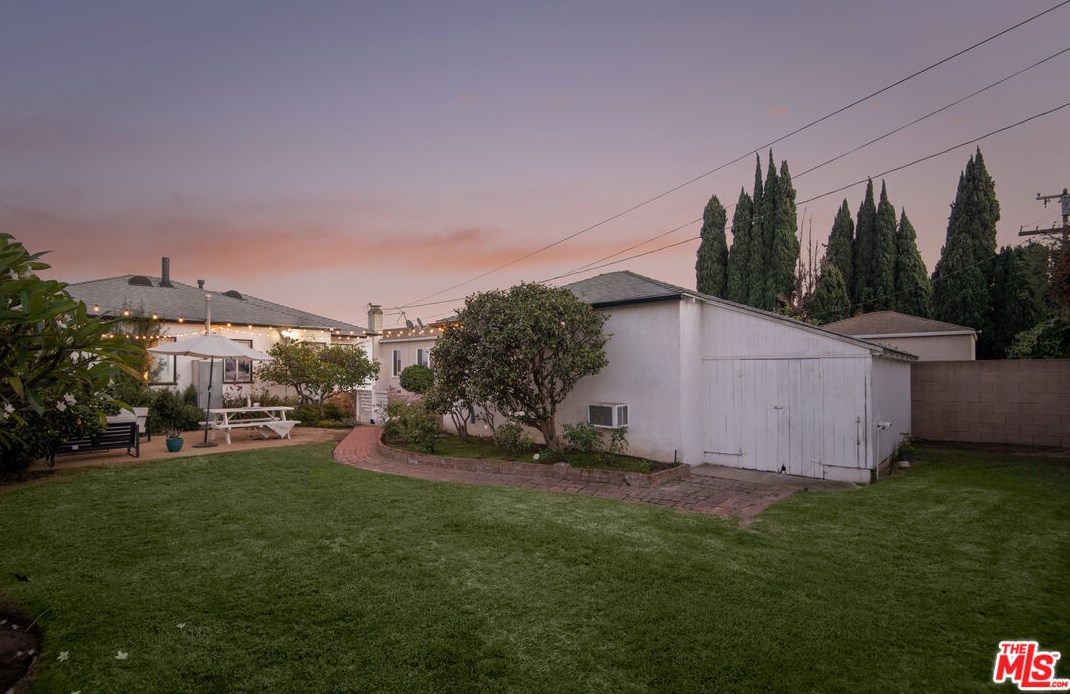 8107 Airlane Ave, Los Angeles CA  90045-3014 exterior