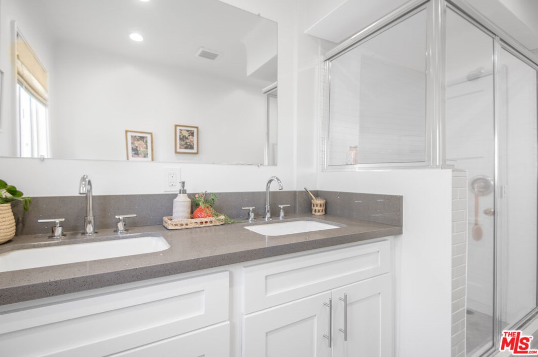 8107 Airlane Ave, Los Angeles CA  90045-3014 exterior