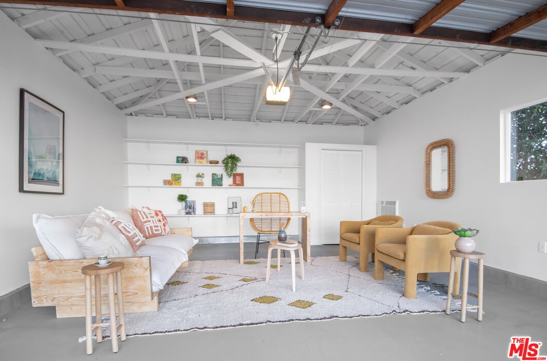 8107 Airlane Ave, Los Angeles CA  90045-3014 exterior