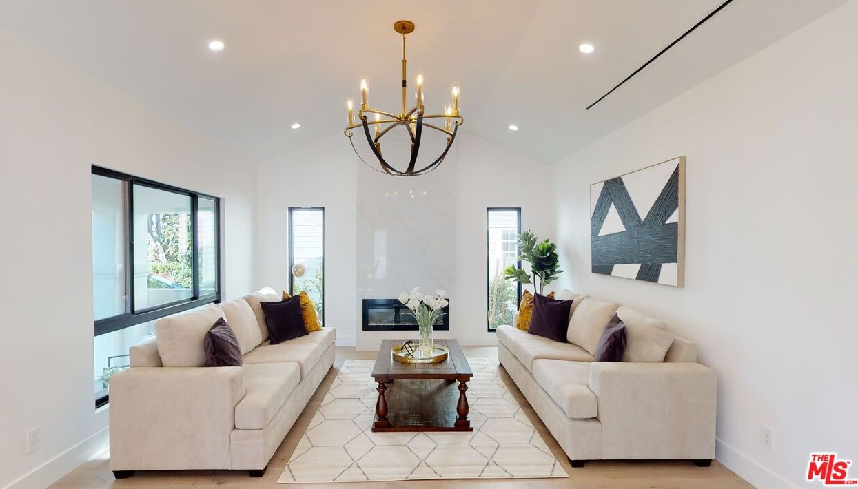 2118 Glendon Ave, Los Angeles CA  90025-6326 exterior