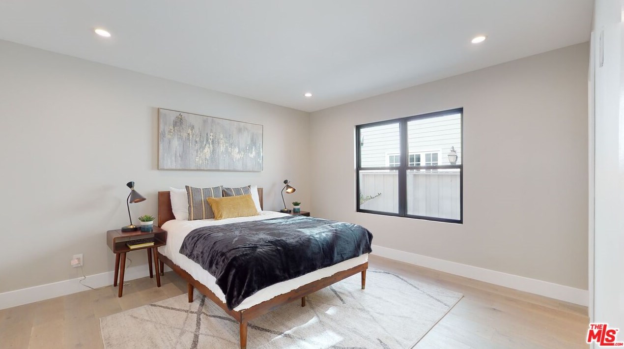 2118 Glendon Ave, Los Angeles CA  90025-6326 exterior