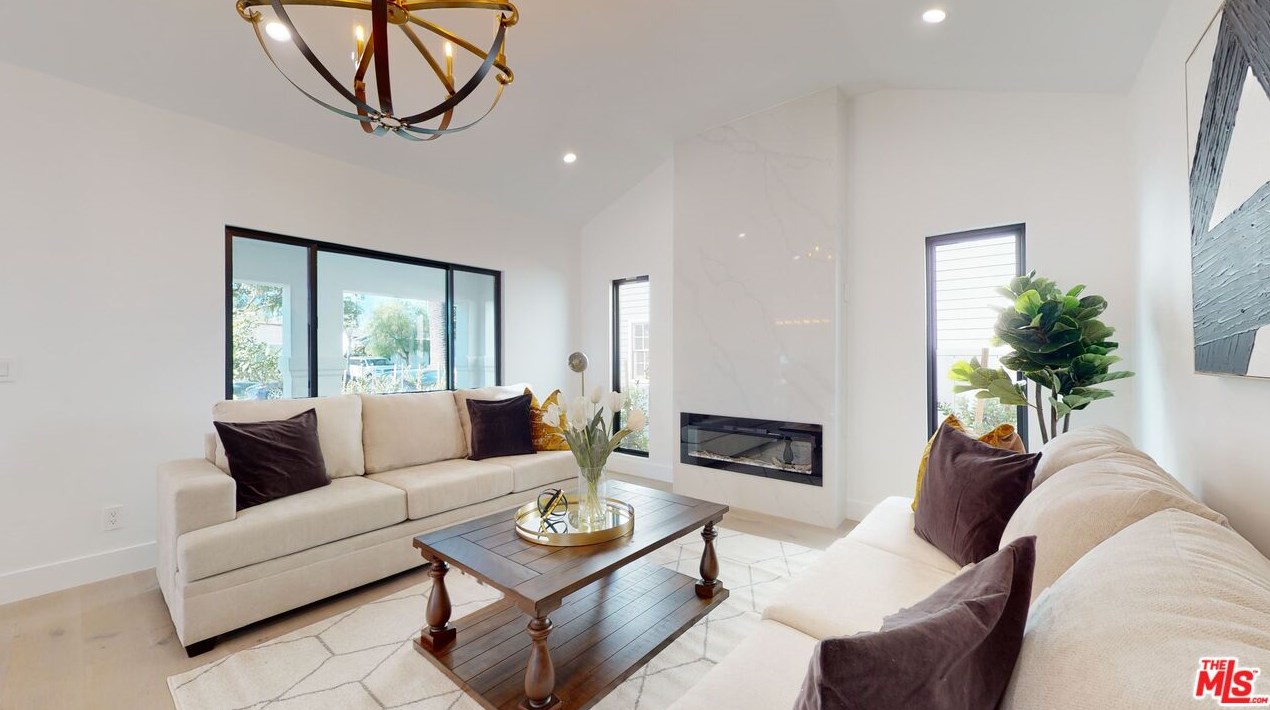 2118 Glendon Ave, Los Angeles CA  90025-6326 exterior