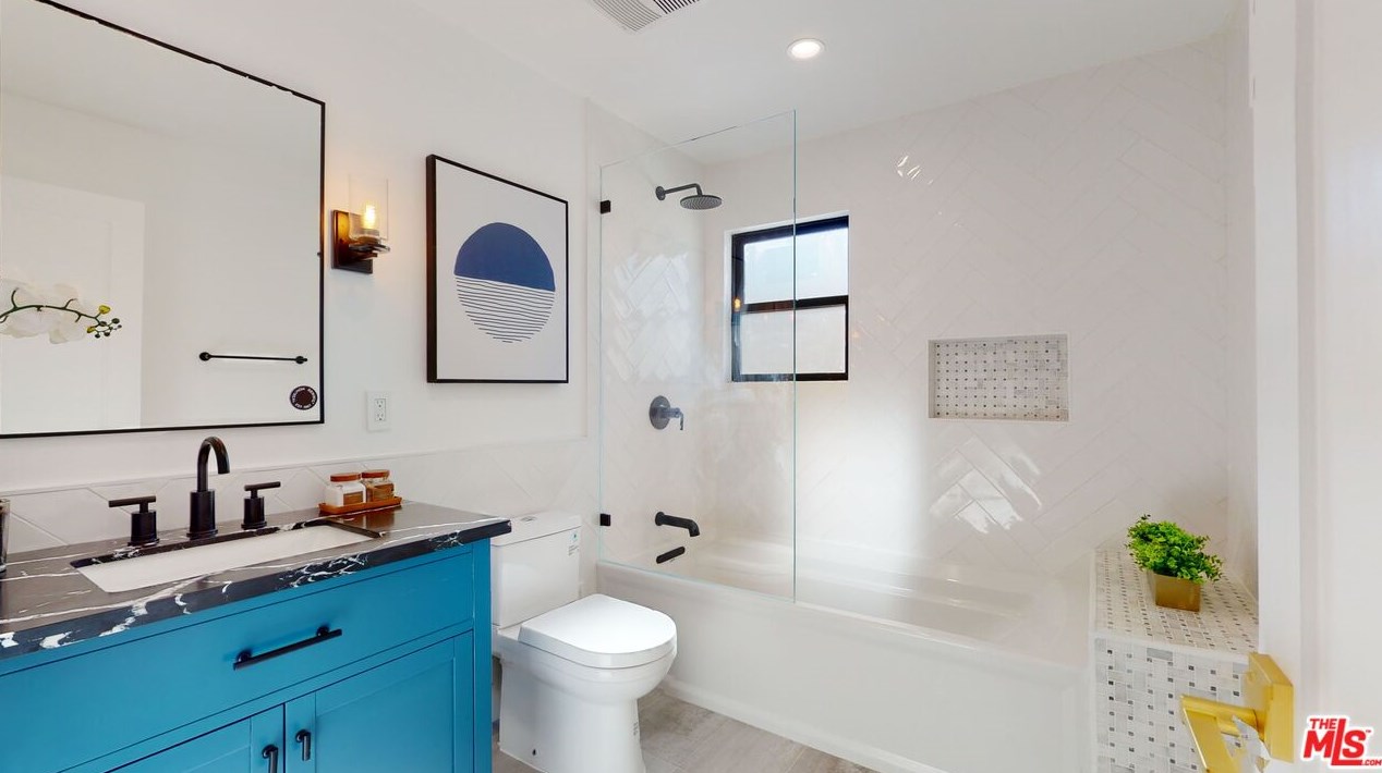 2118 Glendon Ave, Los Angeles CA  90025-6326 exterior