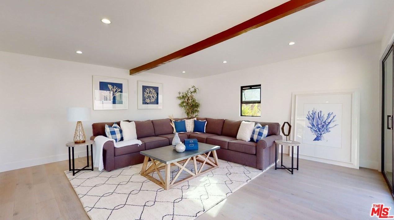 2118 Glendon Ave, Los Angeles CA  90025-6326 exterior