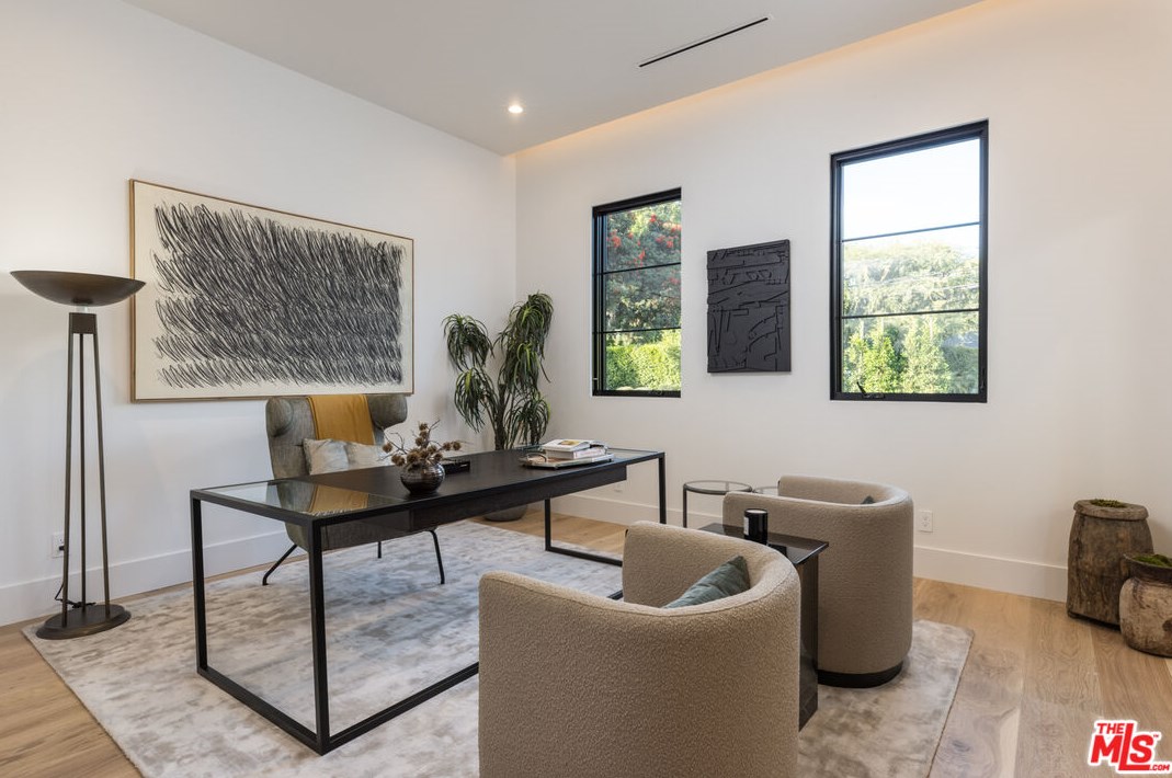 417 Kenter Ave, Los Angeles CA  90049-1932 exterior