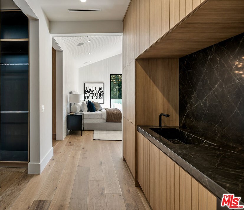 417 Kenter Ave, Los Angeles CA  90049-1932 exterior