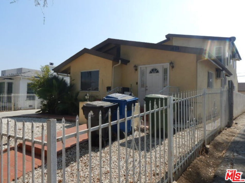 1622 84th Pl, Los Angeles, CA 90047-5431