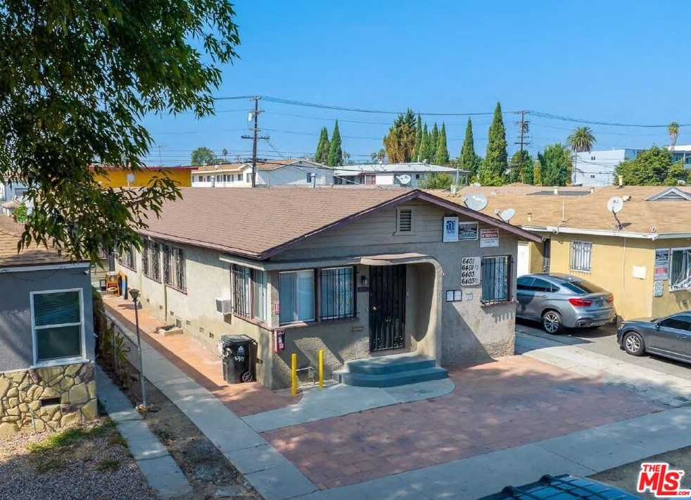 6401 11th Ave, Los Angeles CA  90043-4052 exterior