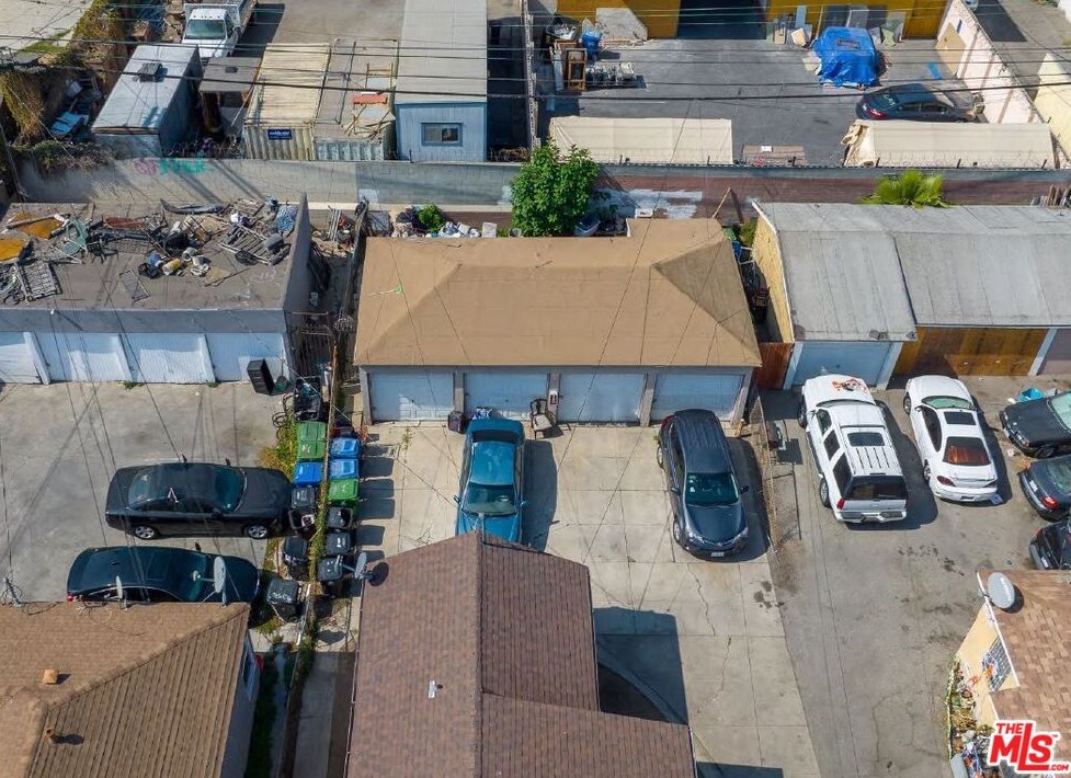 6401 11th Ave, Los Angeles CA  90043-4052 exterior