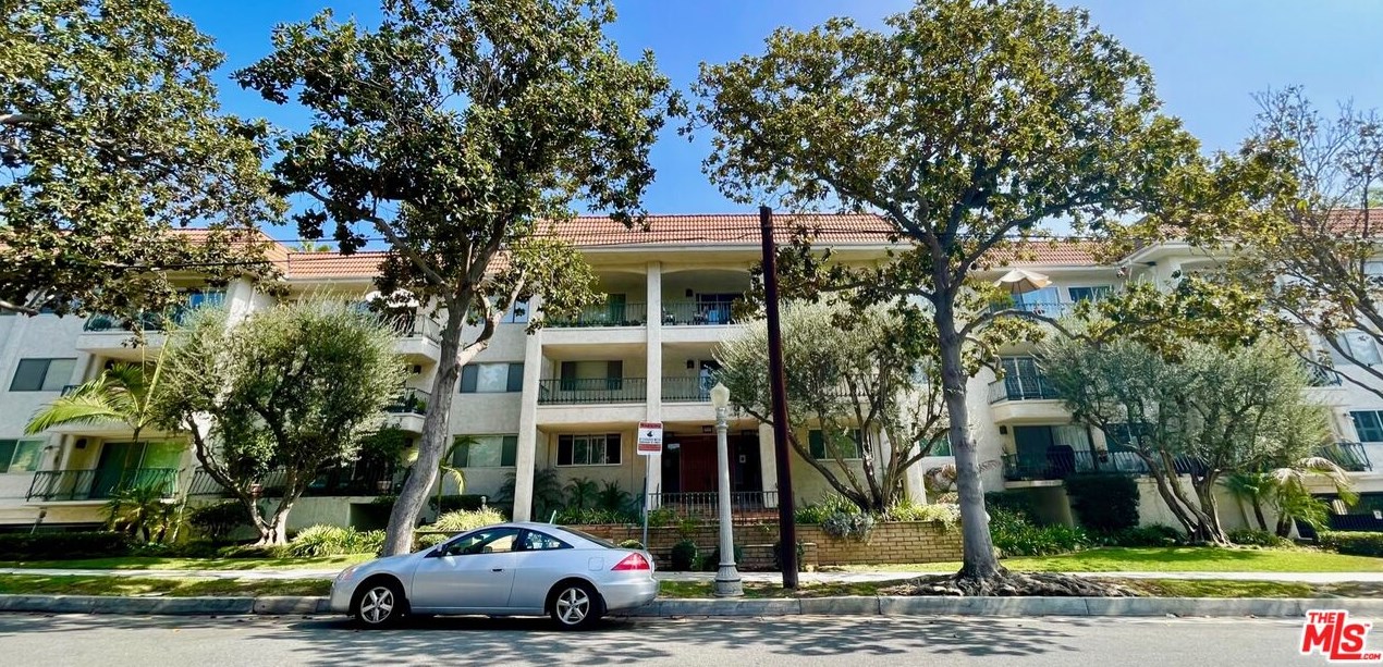 420 S Madison Ave #102, Pasadena, CA 91101