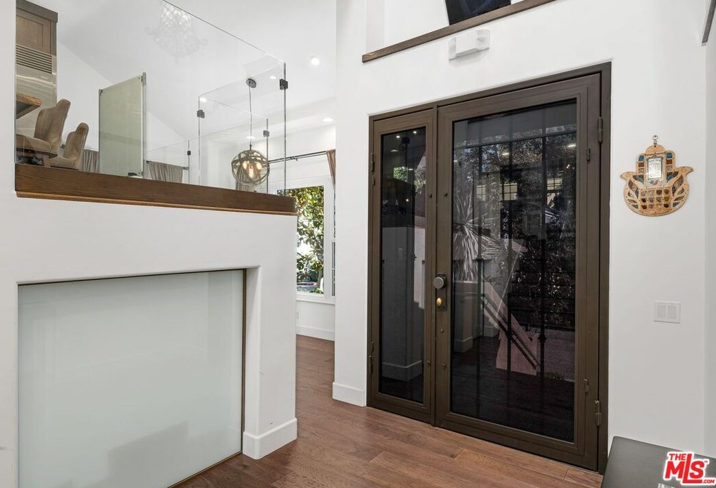 11807 Folkstone Ln, Los Angeles CA  90077-1313 exterior