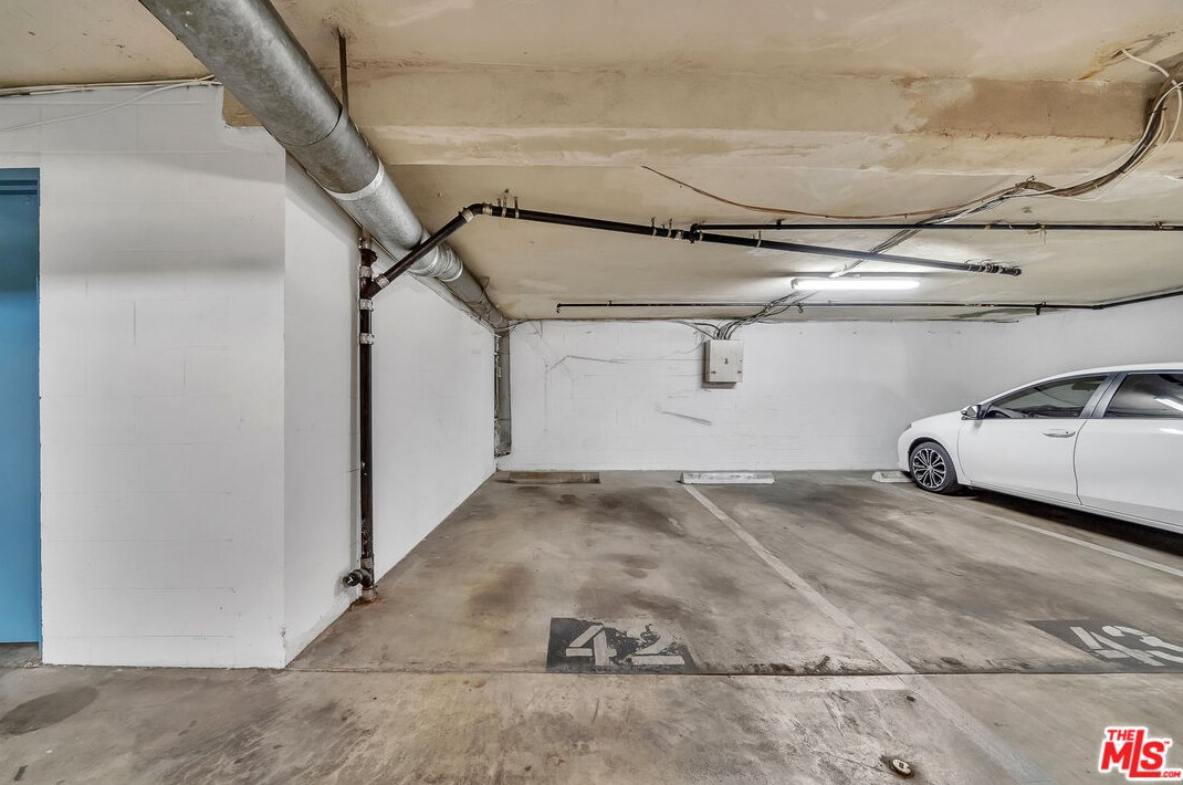 425 Kenmore Ave, Los Angeles CA  90004-3336 exterior