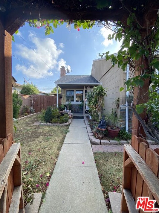 11602 S Van Ness Ave, Hawthorne, CA 90250