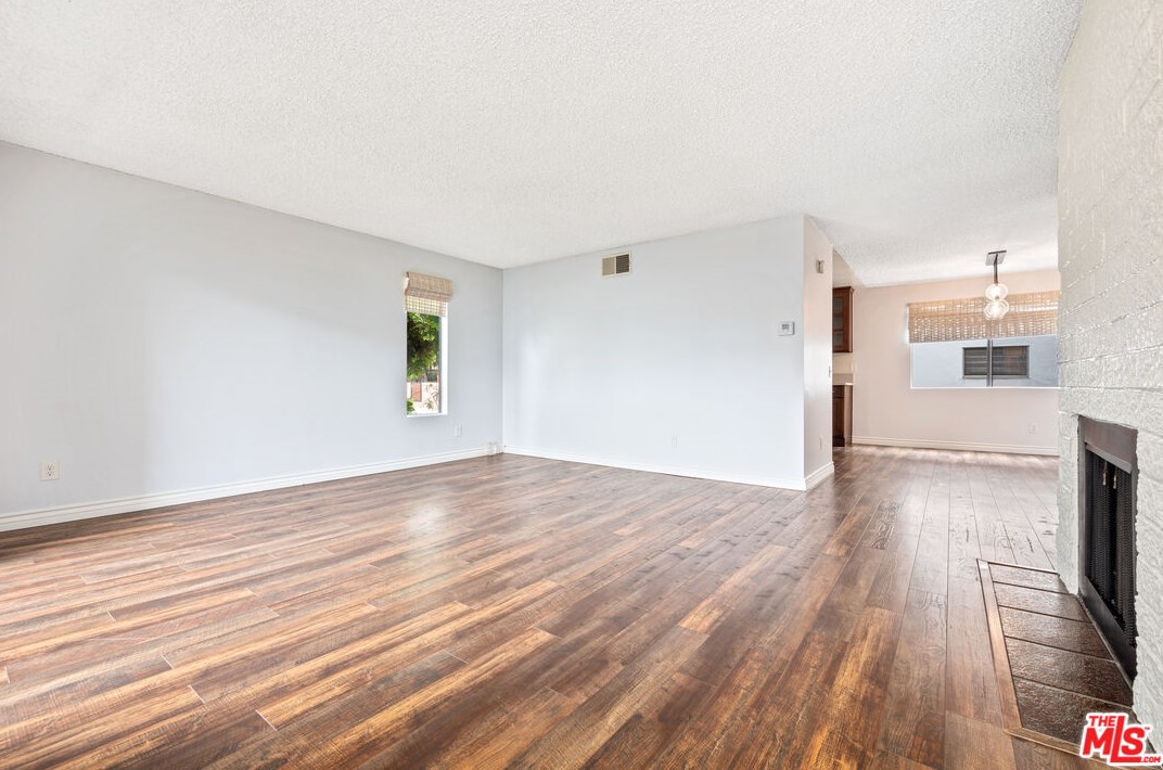 1425 Centinela Ave #1, Santa Monica, CA 90404