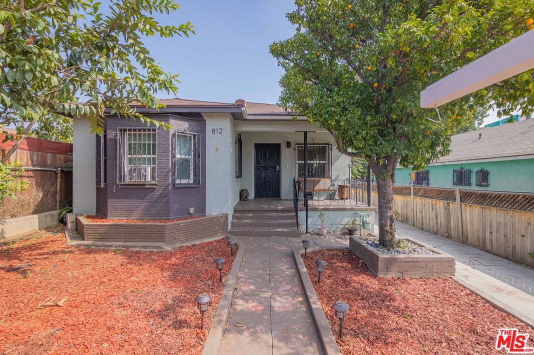 812 Cordova Ave, Los Angeles, CA 90022-1006