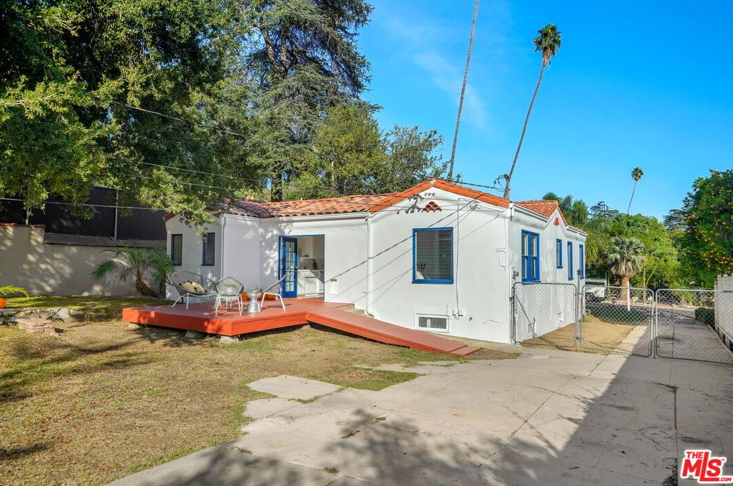 5223 Maywood Ave, Los Angeles CA  90041-1213 exterior