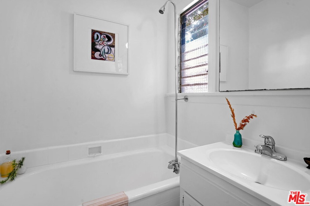 5223 Maywood Ave, Los Angeles CA  90041-1213 exterior