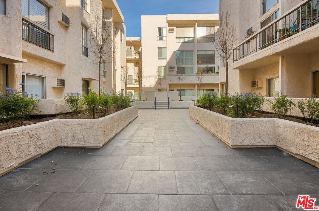 1440 Veteran Ave, Los Angeles CA  90024-4838 exterior
