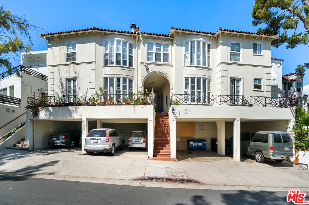 11027 Strathmore Dr, Los Angeles, CA 90024-2356