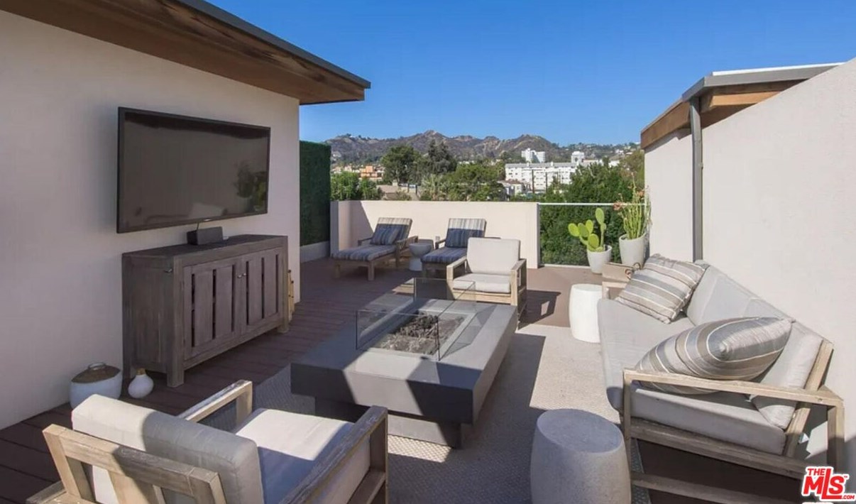 1251 Formosa Ave, Los Angeles CA  90046-5811 exterior