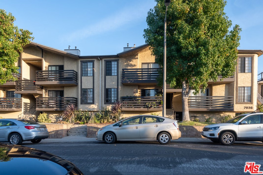 7836 Flight Ave, Los Angeles CA  90045-3151 exterior