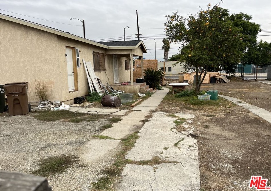 1559 101st St, Los Angeles, CA 90002-2836