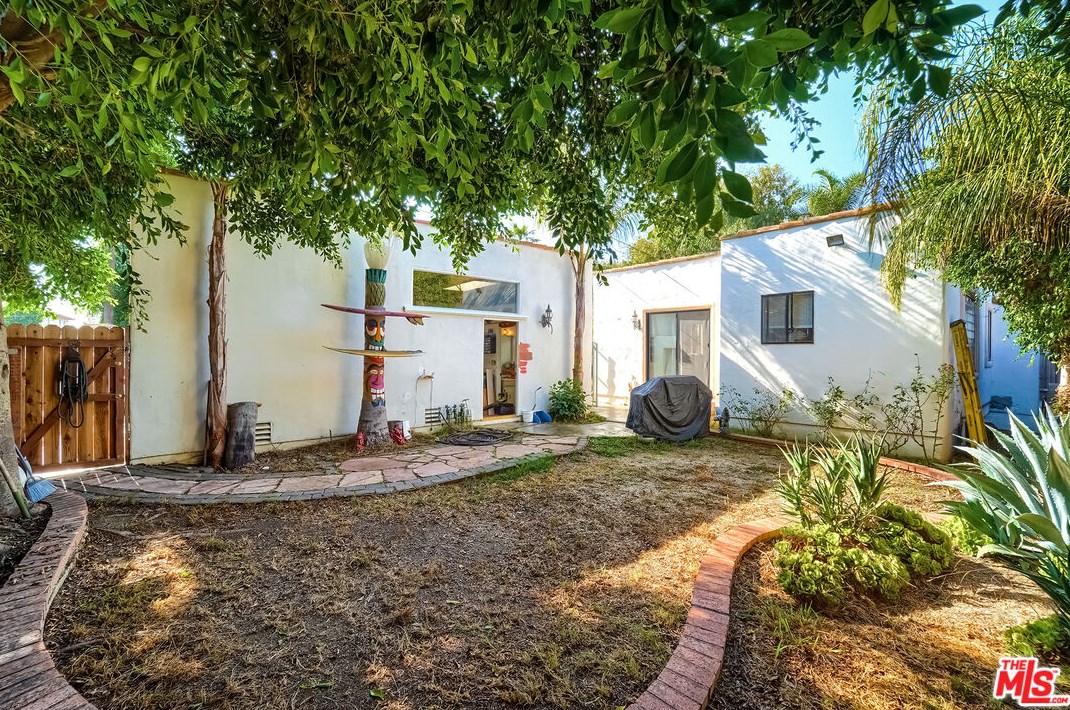 4034 Colonial Ave, Los Angeles CA  90066-4910 exterior