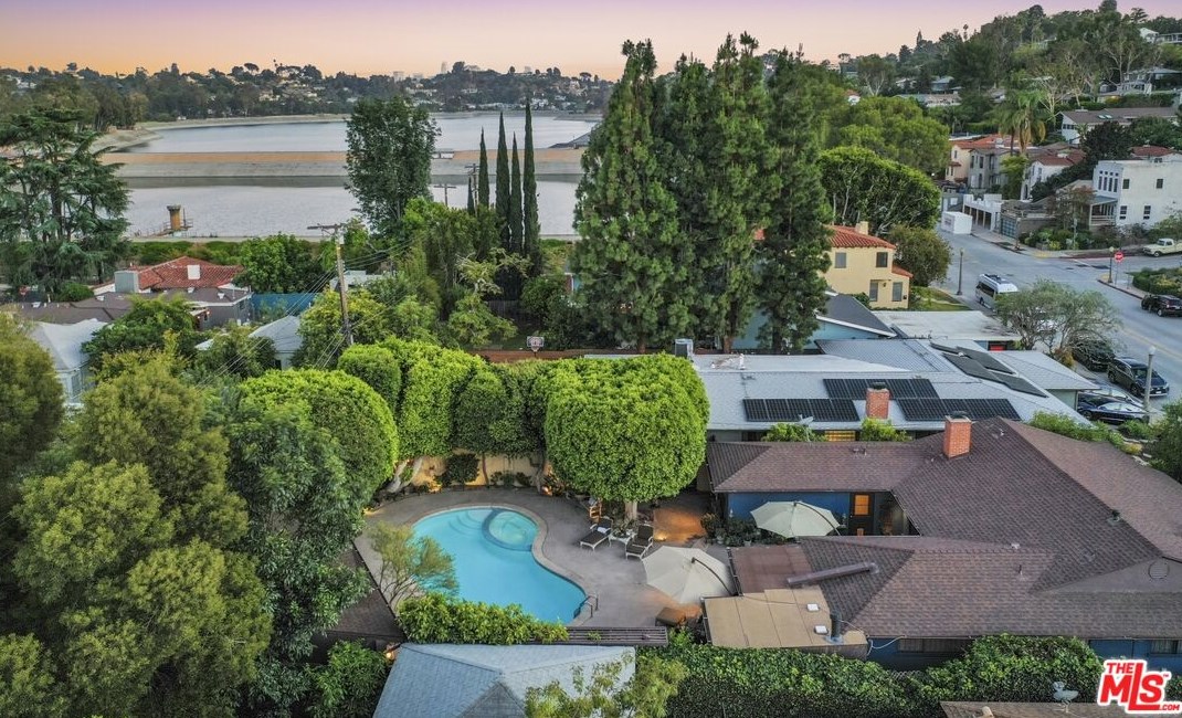 2424 Silver Lake Dr, Los Angeles, CA 90039-3170