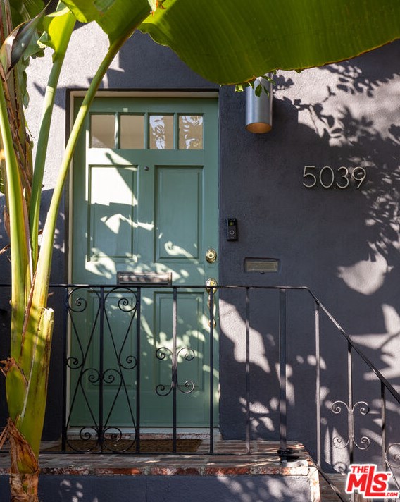 5039 Almaden Dr, Los Angeles, CA 90042-1003