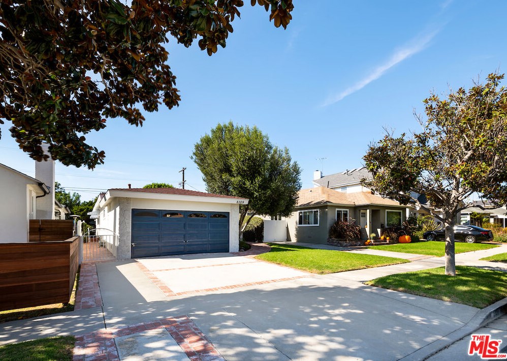 8109 Regis Way, Los Angeles, CA 90045-2618