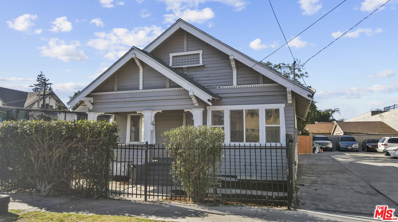 3425 Maple Ave, Los Angeles, CA 90011-2338