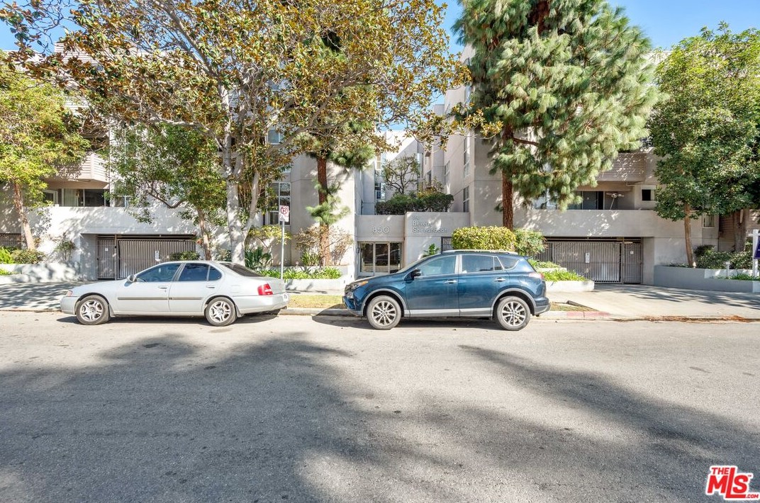 850 Shenandoah St, Los Angeles CA  90035-1789 exterior