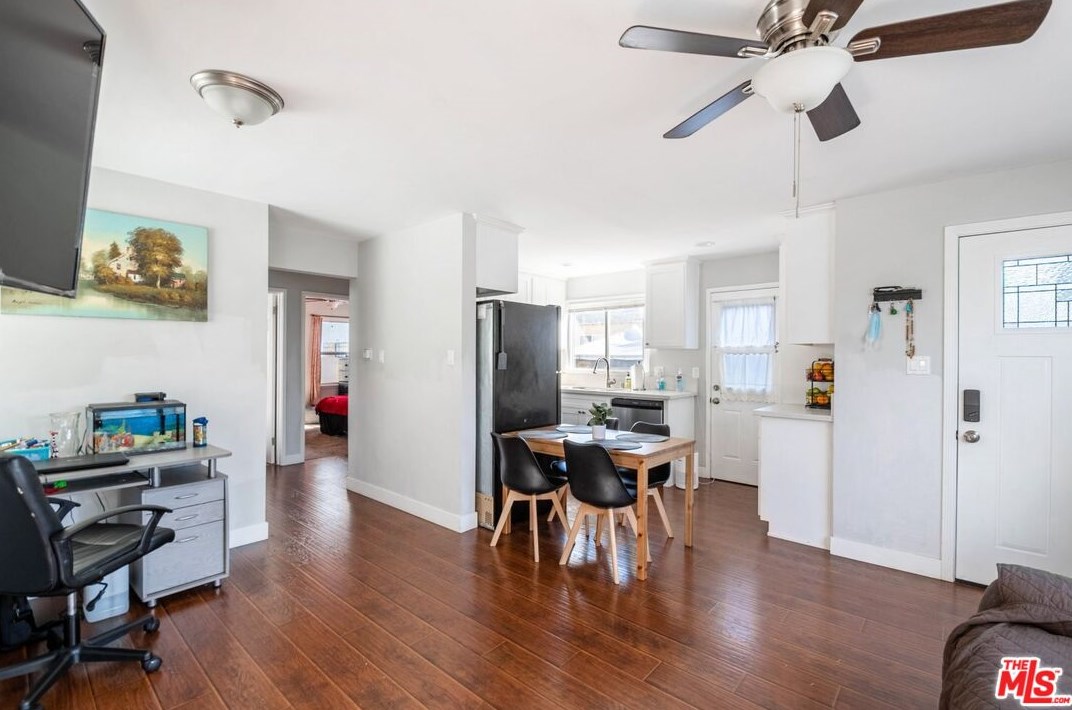 917 92nd St, Los Angeles, CA 90002-1637