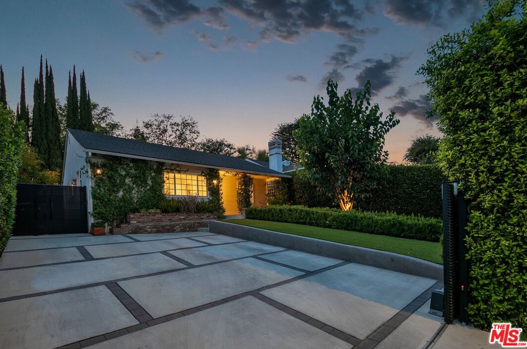 4411 Radford Ave, North Hollywood, CA 91607